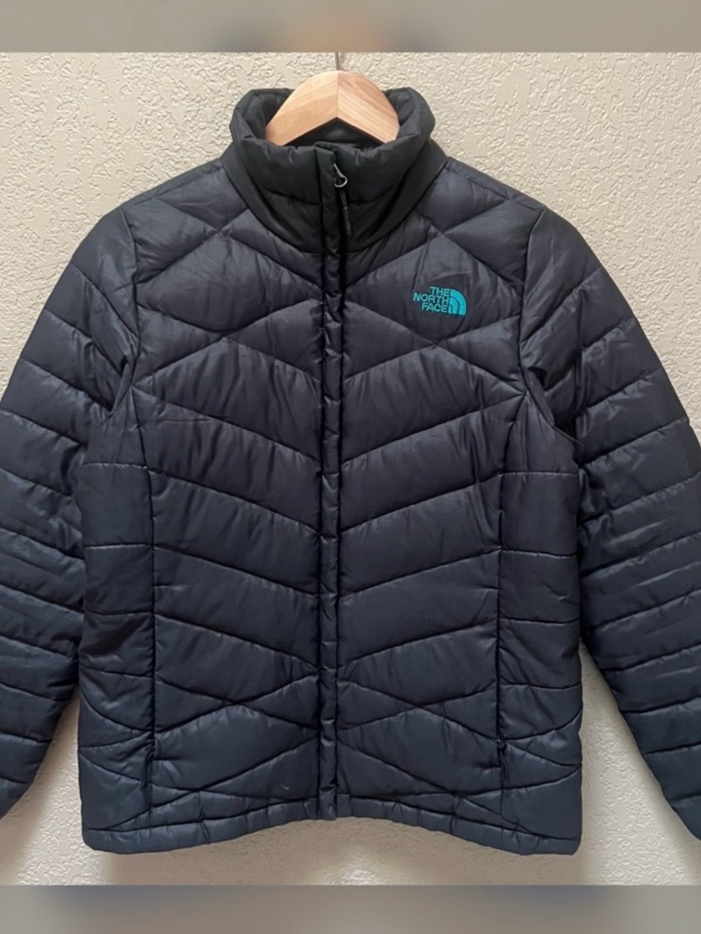 The North Face Women's Aconcagua 550 Lightweight Puffer Jacket Size-Medium